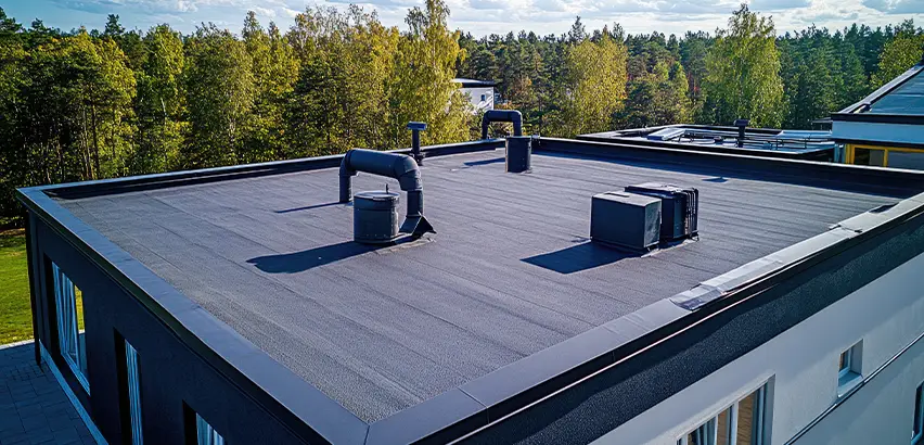 Professional Flat Roof Replacement Services in Puyallup, WA