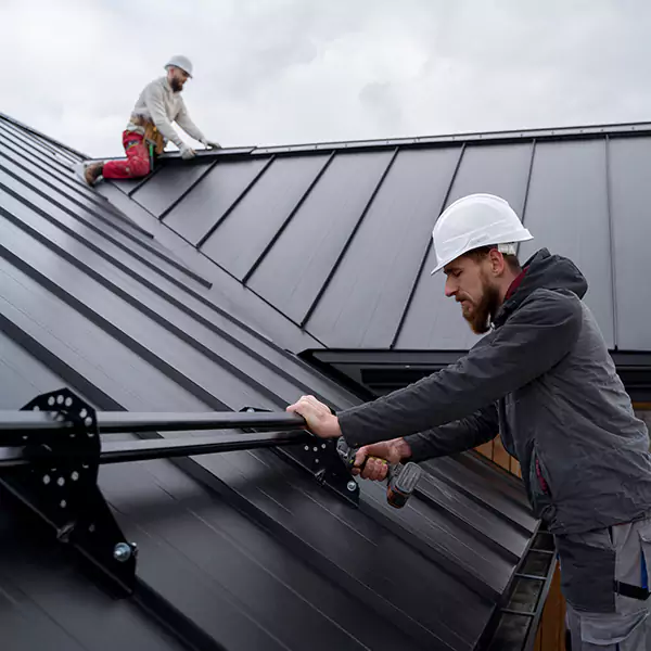 Why Puyallup Property Owners Choose Puyallup Roofing Services for Metal Roof Repair?